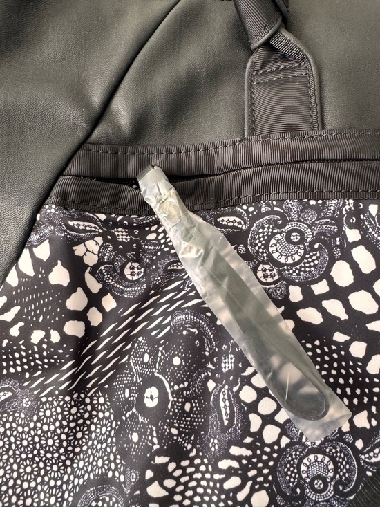 NWT Lululemon Athletica Everything Bag Black Tote Bag | PLWB - Picture 12 of 17